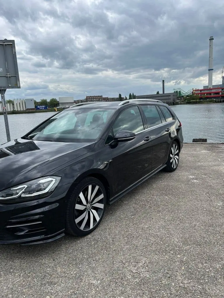 Volkswagen Golf Variant 1.5 TSI 150pk 7-DSG 2019 Zwart uit 2019, foto 2