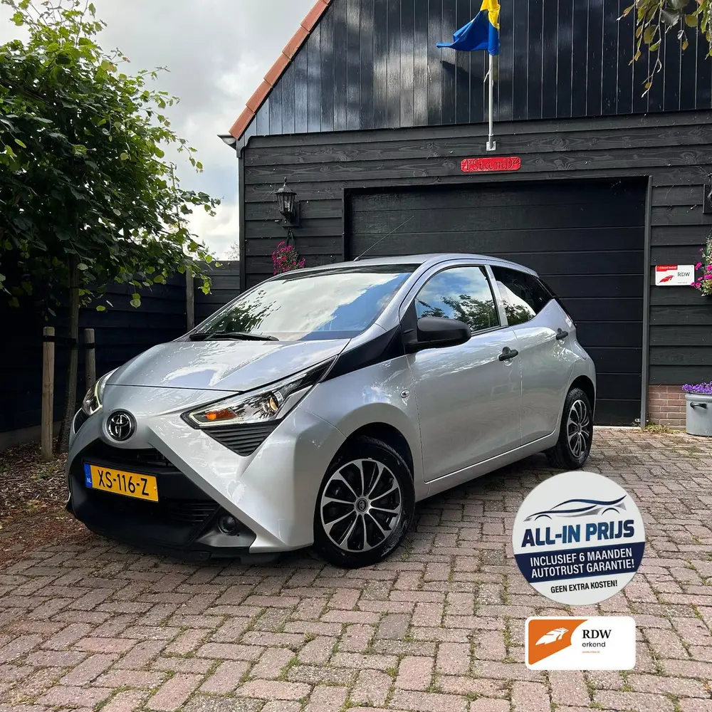 Toyota Aygo 1.0 VVT-I X-Fun| Lage km! | Cruise | BT | GARANT uit 2019
