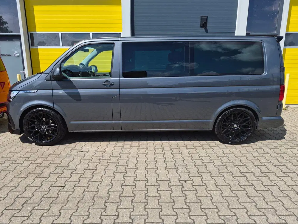 Volkswagen Transporter Kombi 2024 Grijs uit 2024, foto 2