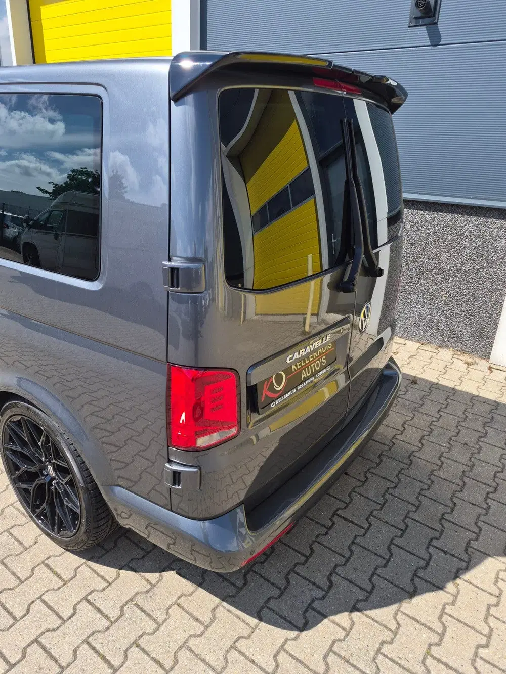 Volkswagen Transporter Kombi 2024 Grijs uit 2024, foto 4