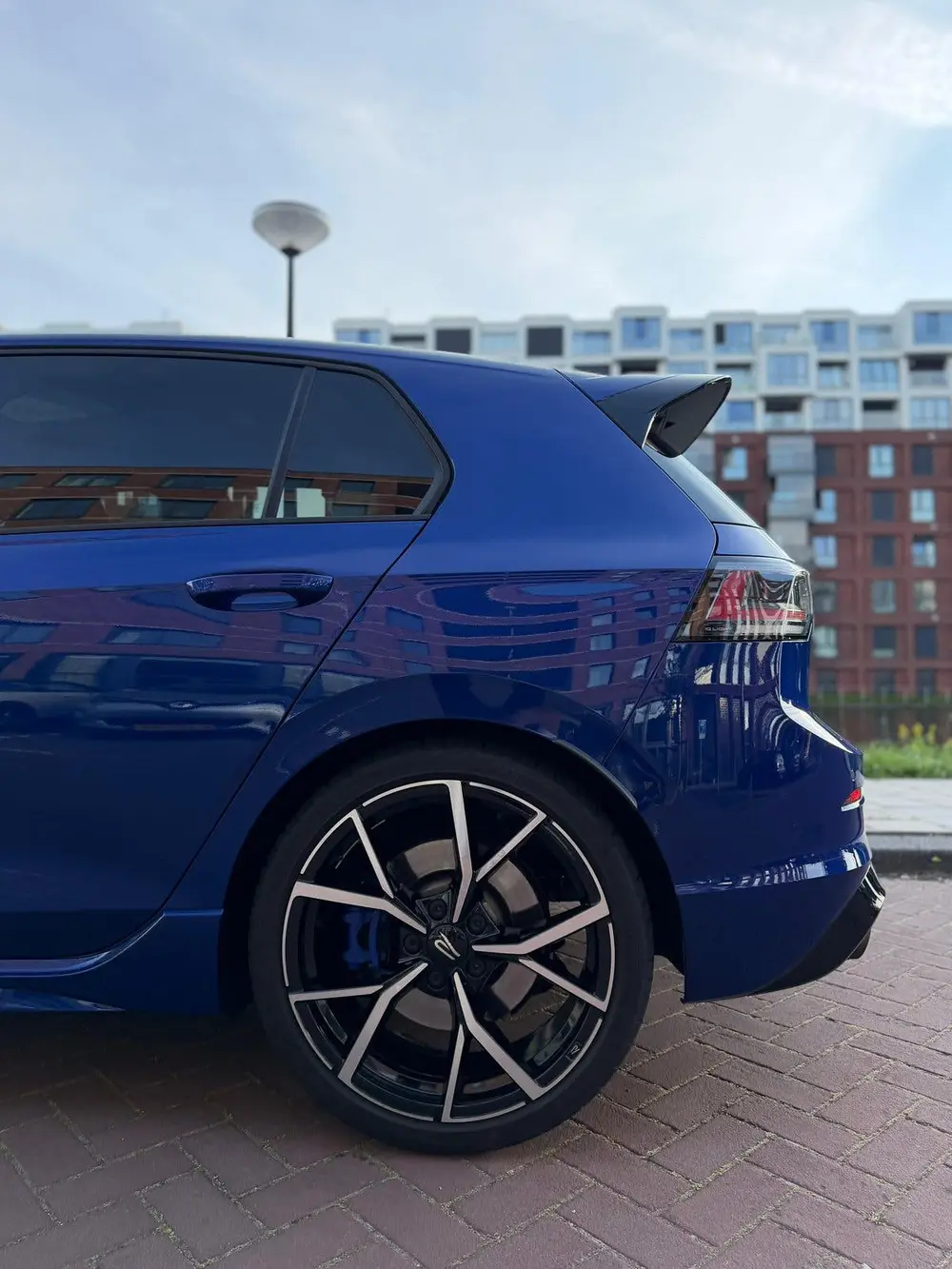 Volkswagen Golf R 8.5 333 pk | Akrapovic | HUD | Pano | 360 uit 2024, foto 9
