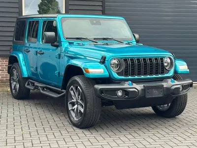 Jeep Wrangler 4x4 hybride 4xe 380 Groot multimedia uit 2024