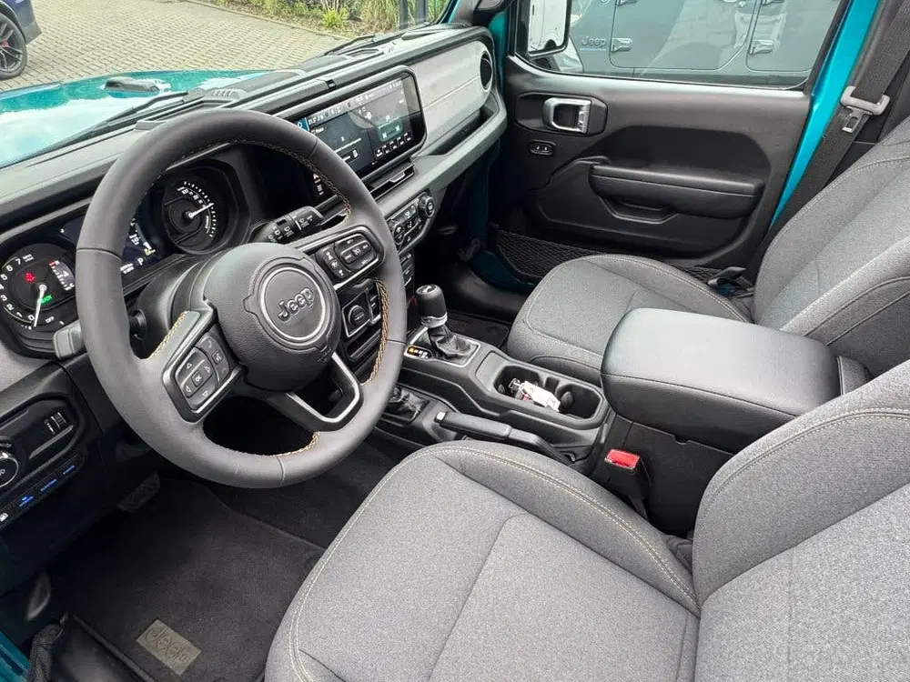 Jeep Wrangler 4x4 hybride 4xe 380 Groot multimedia uit 2024, foto 13