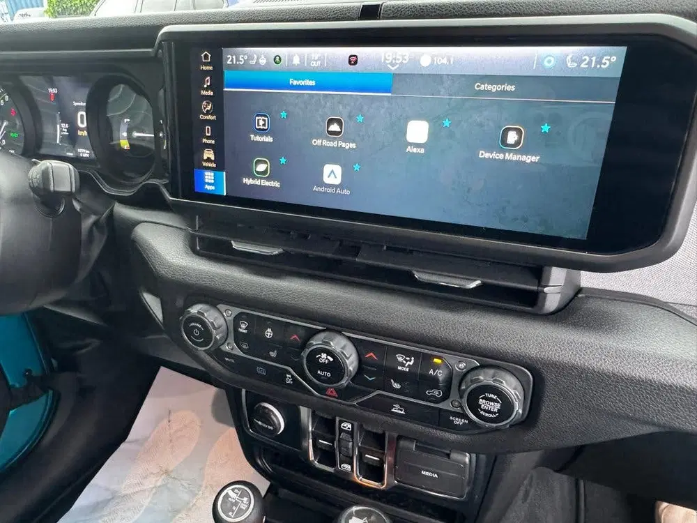 Jeep Wrangler 4x4 hybride 4xe 380 Groot multimedia uit 2024, foto 14