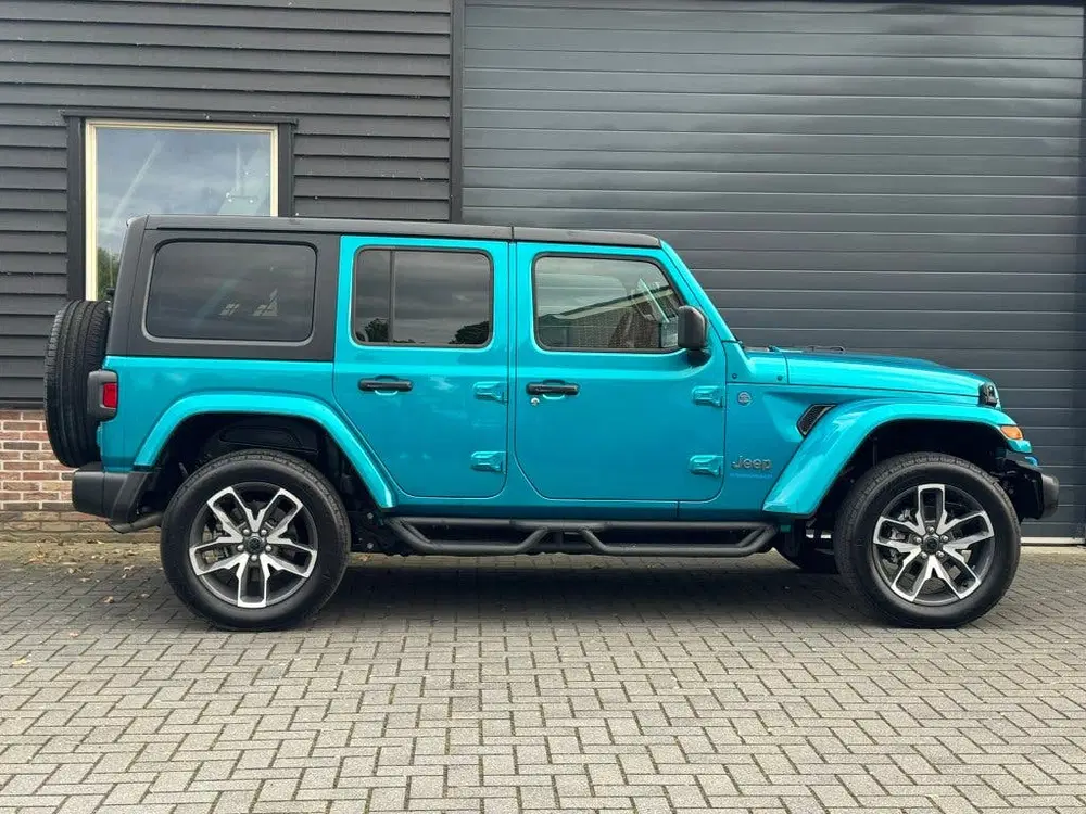 Jeep Wrangler 4x4 hybride 4xe 380 Groot multimedia uit 2024, foto 2