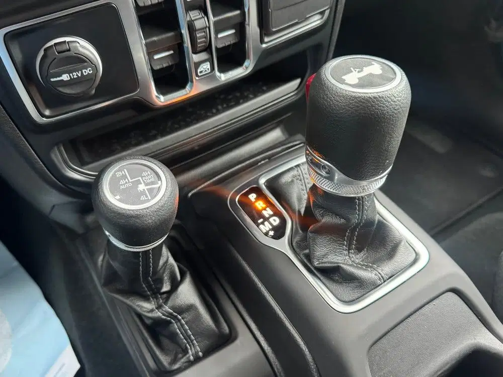 Jeep Wrangler 4x4 hybride 4xe 380 Groot multimedia uit 2024, foto 6