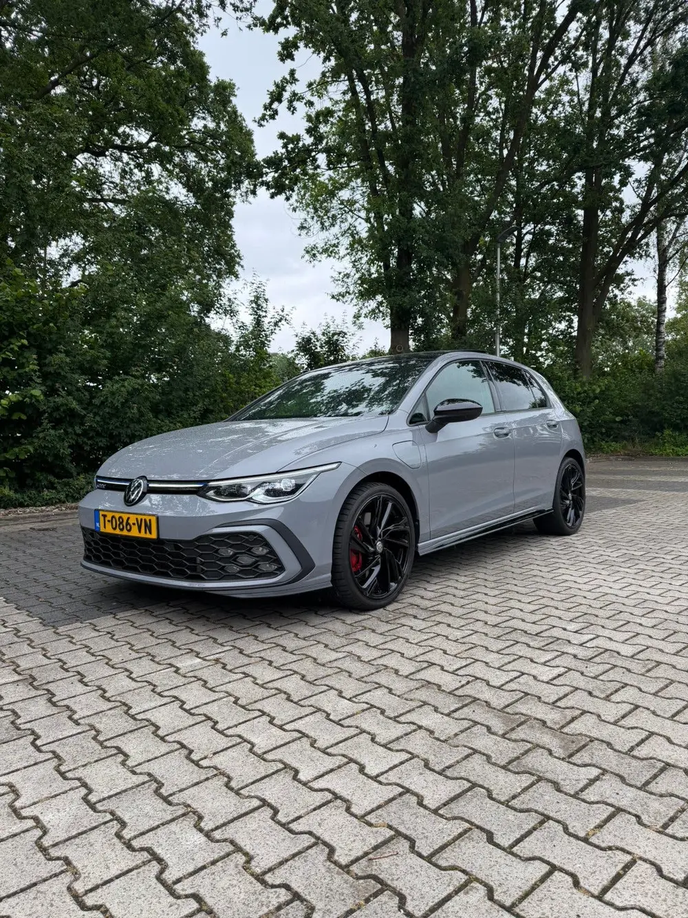 Volkswagen Golf 1.4 Ehybrid 245pk DSG 2021 Grijs uit 2021, foto 2