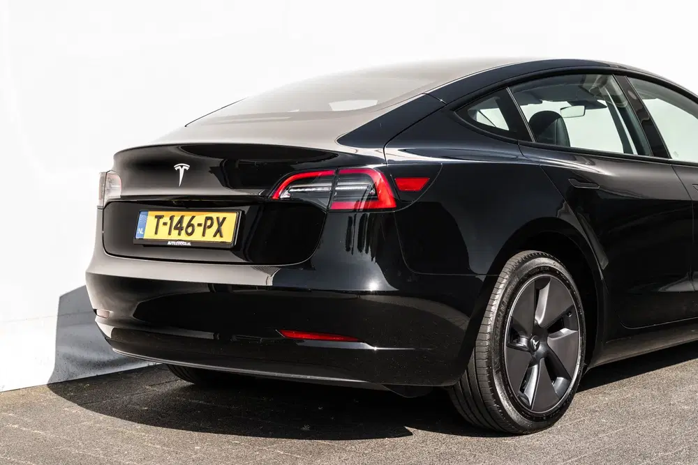 Tesla Model 3 Standard RWD Plus 60 kWh uit 2023, foto 9