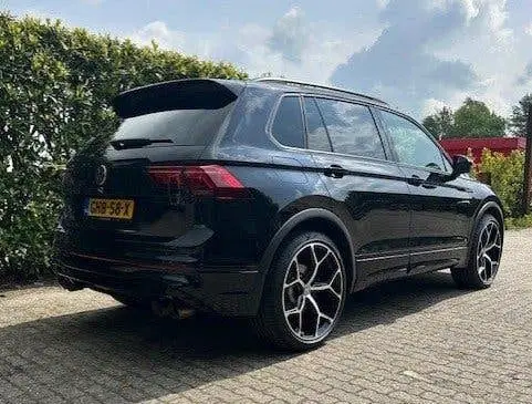 Volkswagen Tiguan 2.0 TSI R75 Black Edition 320PK Akrapovic uit 2022, foto 4