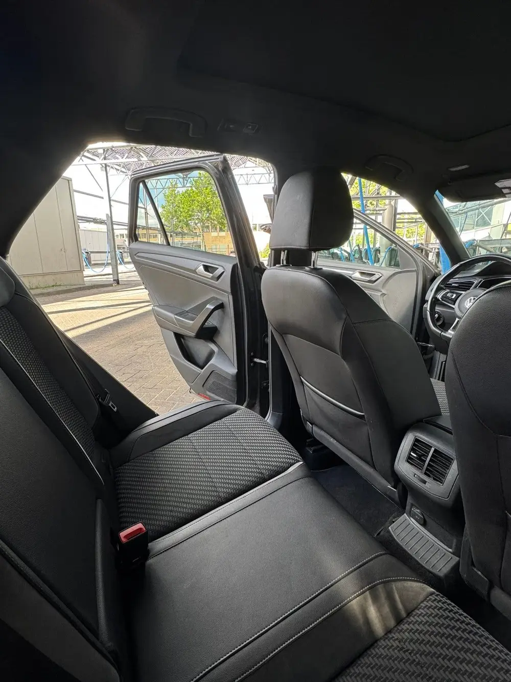 Volkswagen T-Roc 1.5 TSI 150pk 7-DSG 2019 Grijs uit 2019, foto 6