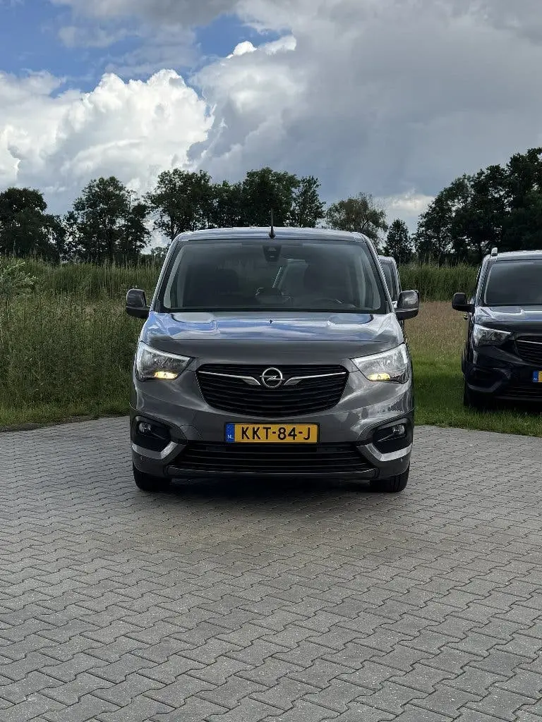 Opel Combo 1.2Turbo L2 Verlengd Edition Cruise Stoelv uit 2020, foto 2