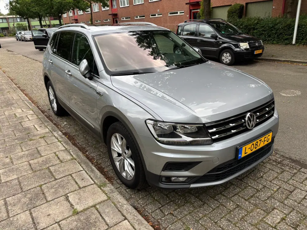 Volkswagen Tiguan Allspace Tiguan 1.5 TSI 150pk 2021 Grijs uit 2021, foto 2