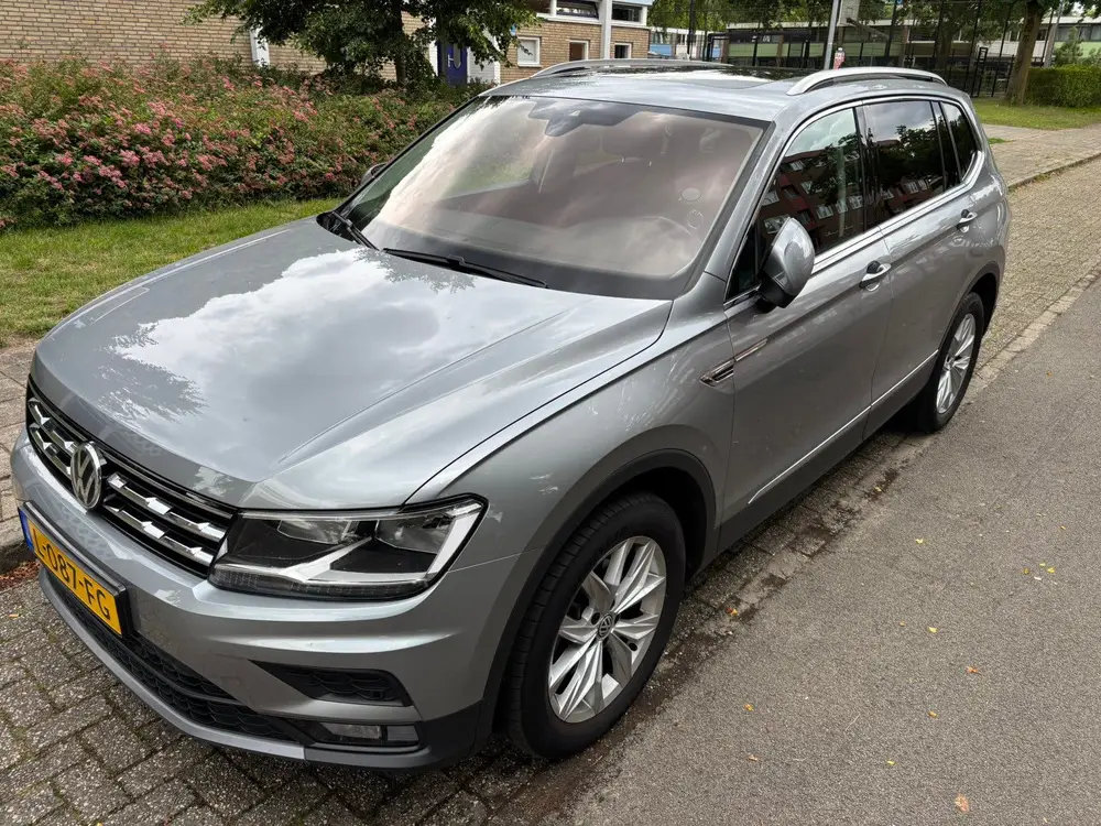 Volkswagen Tiguan Allspace Tiguan 1.5 TSI 150pk 2021 Grijs uit 2021, foto 3