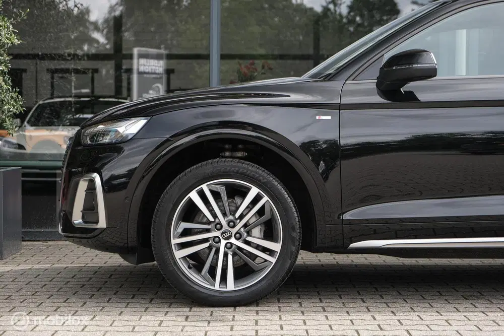 Audi Q5 55 TFSI e S edition uit 2022, foto 12