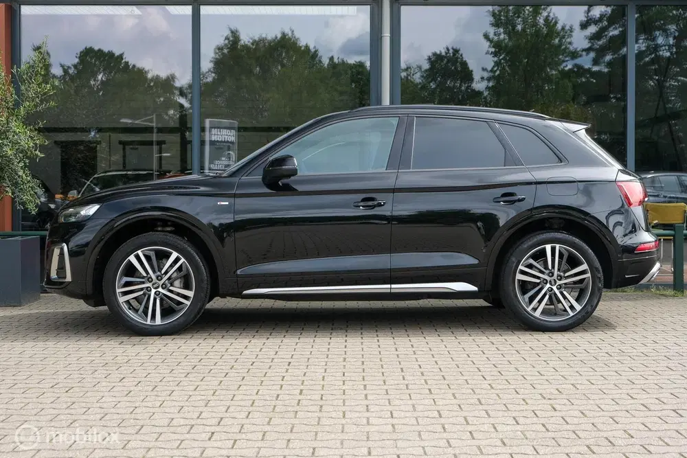 Audi Q5 55 TFSI e S edition uit 2022, foto 3
