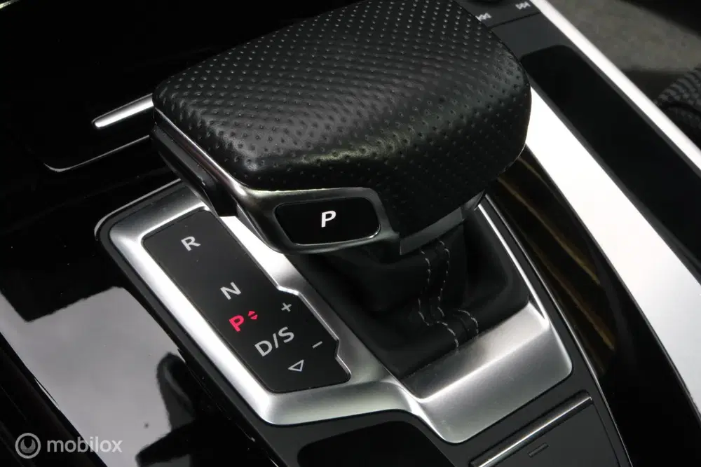 Audi Q5 55 TFSI e S edition uit 2022, foto 8