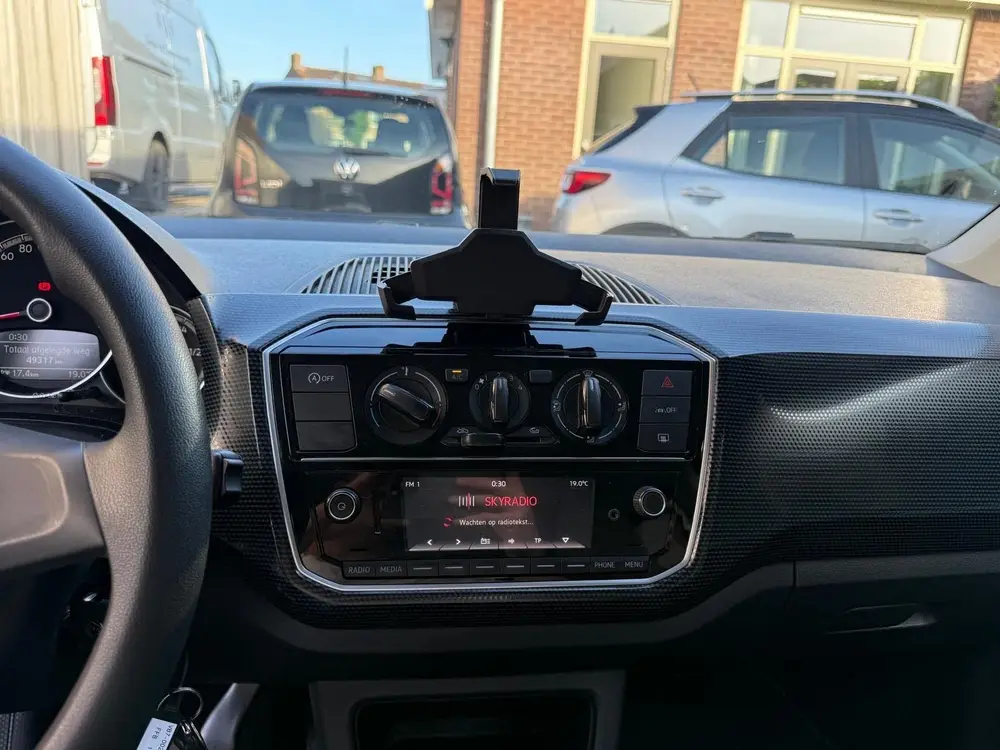 Volkswagen Up! 1.0 65PK 5D 2021 Zwart uit 2021, foto 11
