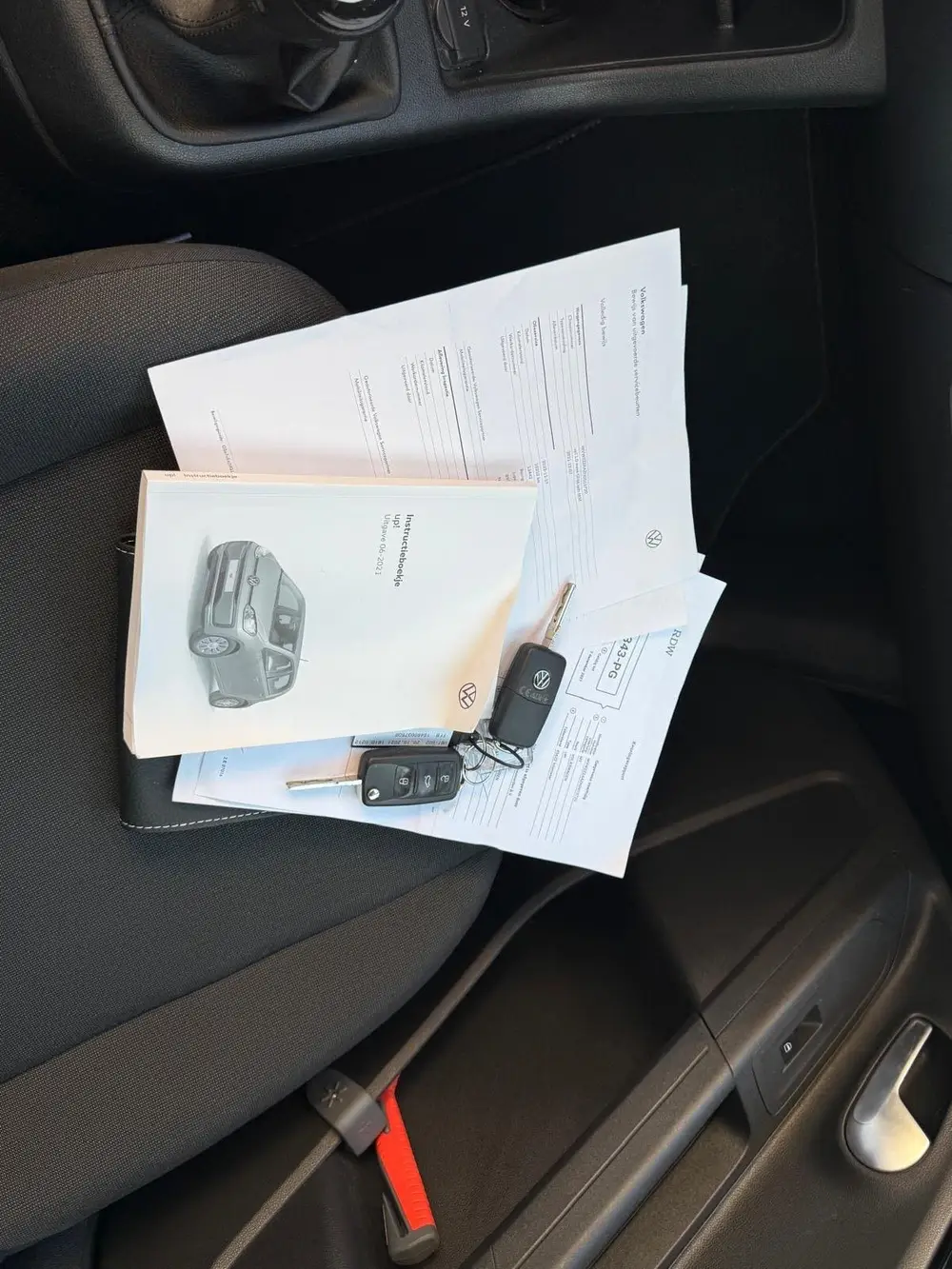 Volkswagen Up! 1.0 65PK 5D 2021 Zwart uit 2021, foto 12