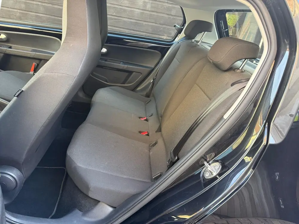 Volkswagen Up! 1.0 65PK 5D 2021 Zwart uit 2021, foto 17