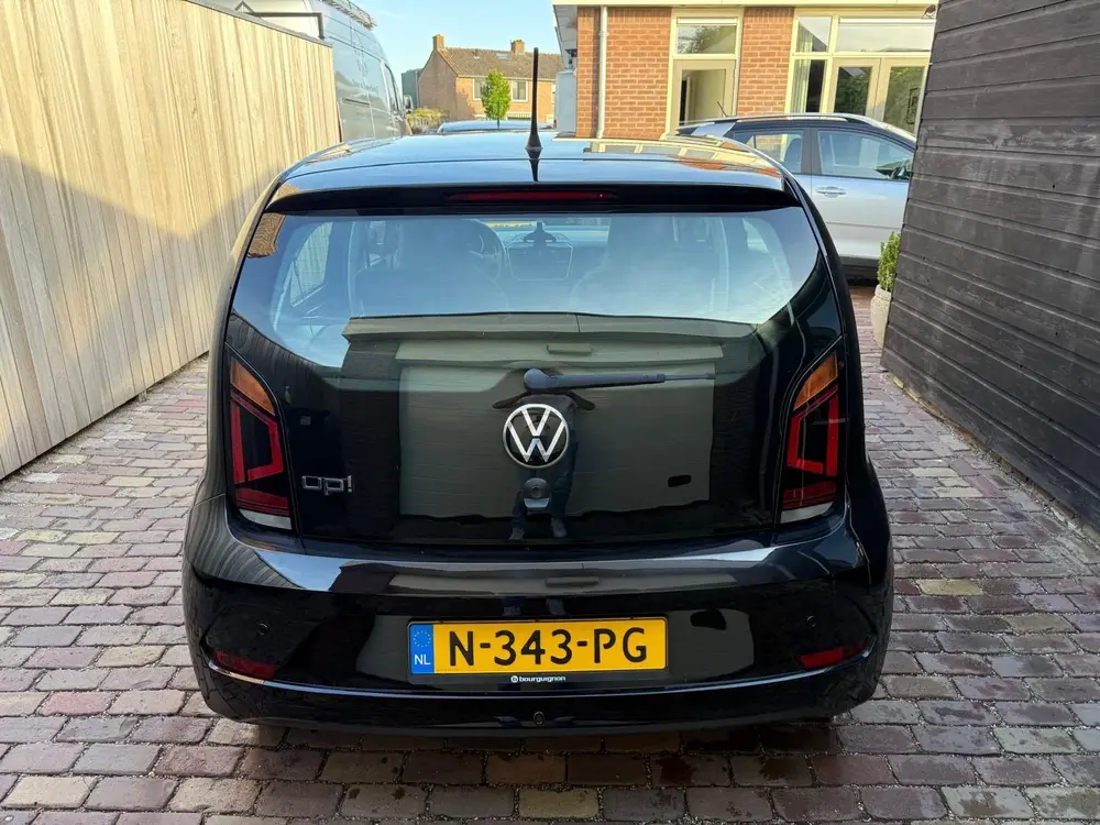 Volkswagen Up! 1.0 65PK 5D 2021 Zwart uit 2021, foto 5