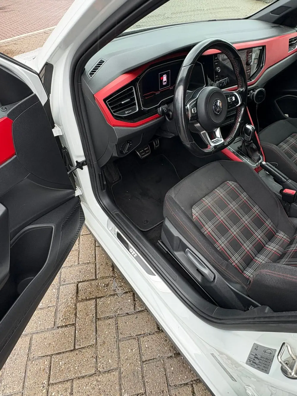 Volkswagen Polo 2.0 TSI 200pk 6-DSG 2020 Virtual/NEW APK uit 2020, foto 9
