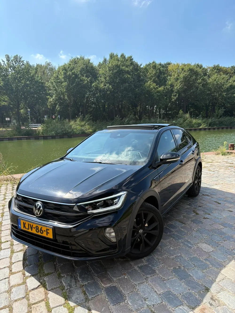Volkswagen Taigo 1.5 TSI 150pk Dsg-7 2022 Zwart uit 2022, foto 2