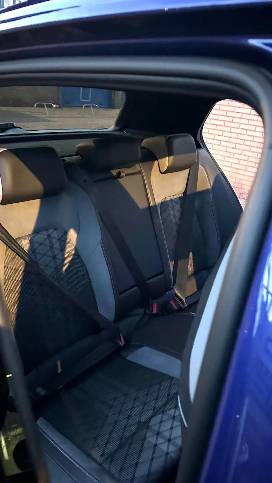 Volkswagen Golf 8R-Line Pano Trekhaak Lapiz Blue Dealer OH uit 2024, foto 20