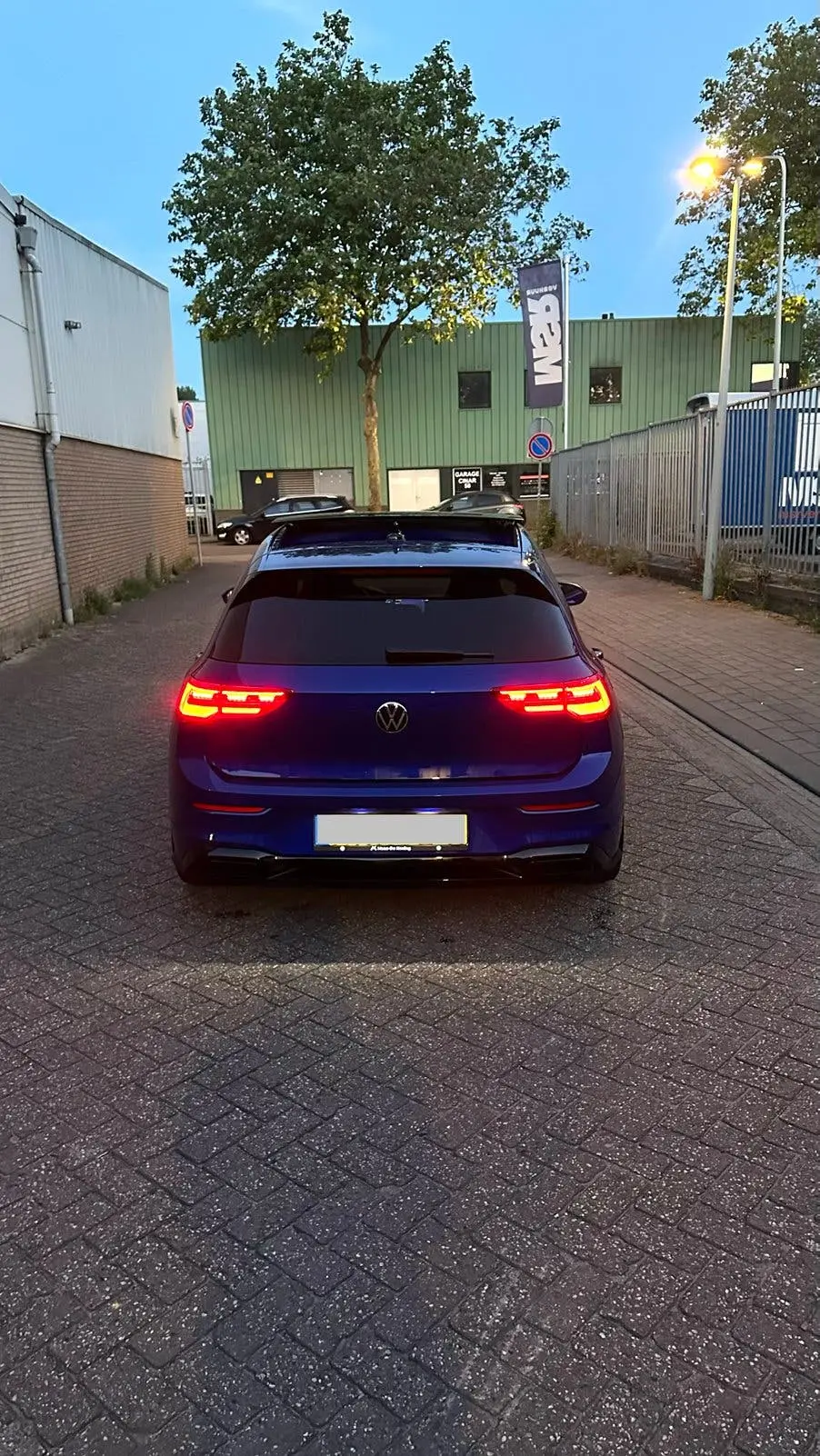 Volkswagen Golf 8R-Line Pano Trekhaak Lapiz Blue Dealer OH uit 2024, foto 7