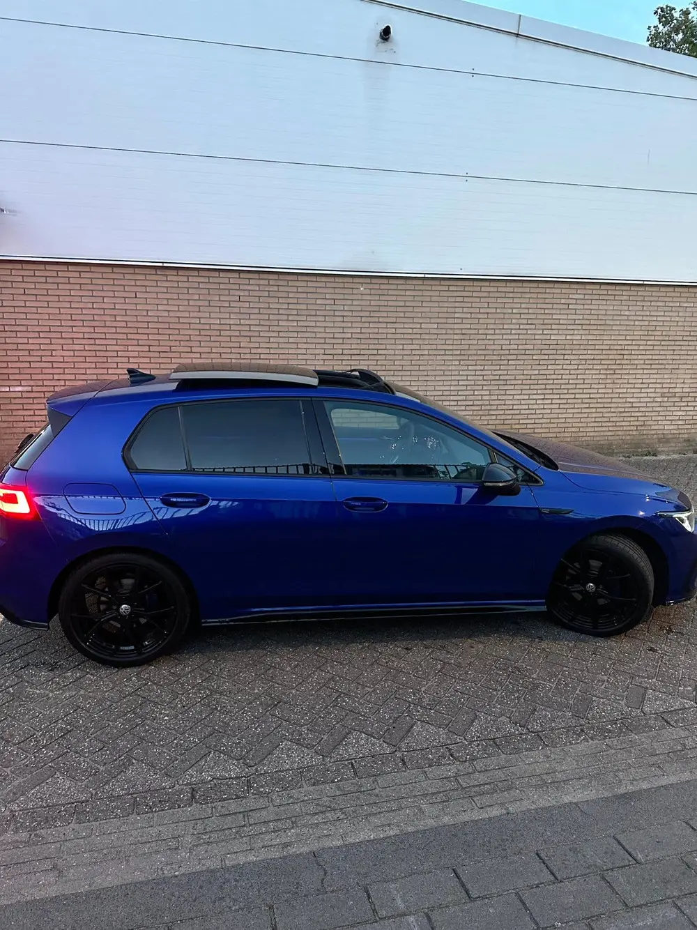 Volkswagen Golf 8R-Line Pano Trekhaak Lapiz Blue Dealer OH uit 2024, foto 9