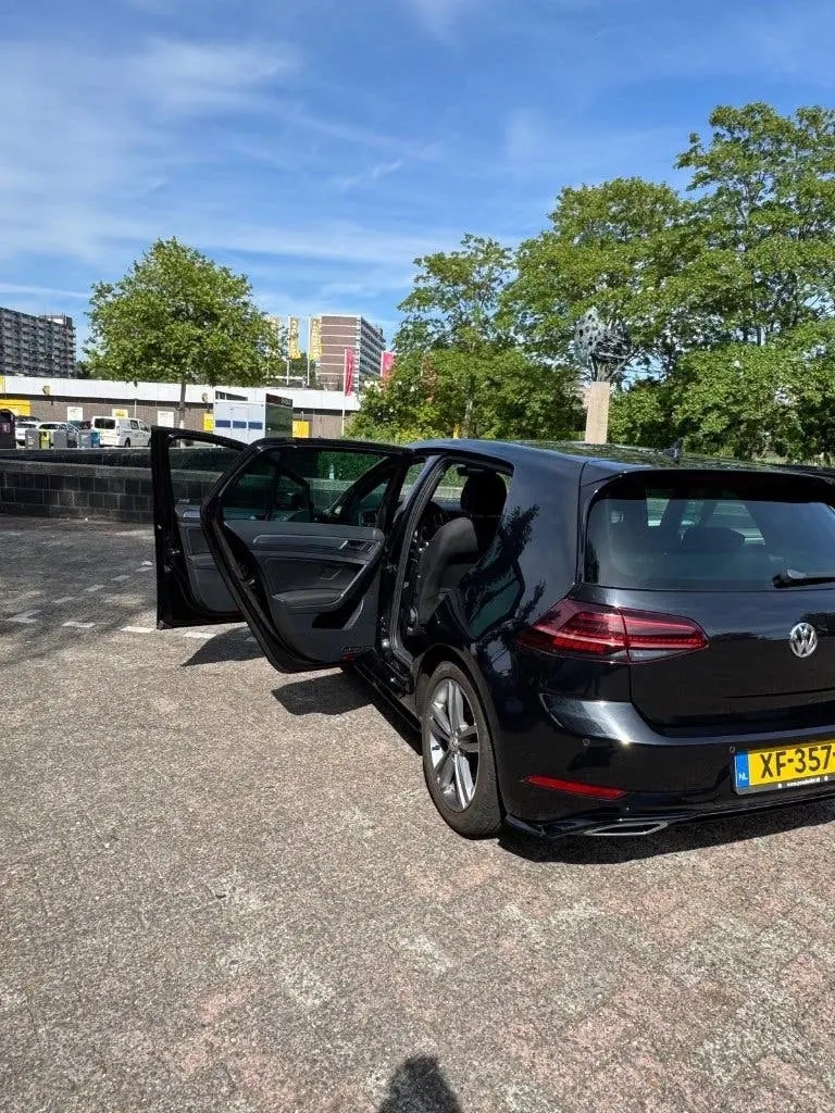 Volkswagen Golf VII Golf 1.5 R lin volgopties 150pk 2019 Zwart uit 2019, foto 11