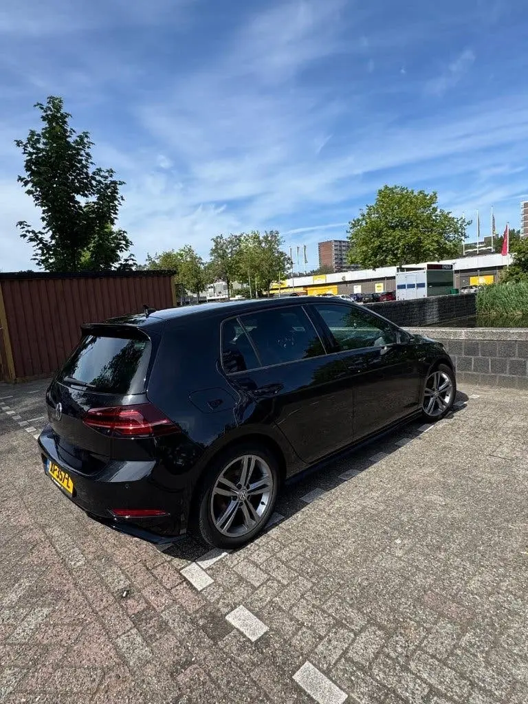 Volkswagen Golf VII Golf 1.5 R lin volgopties 150pk 2019 Zwart uit 2019, foto 14