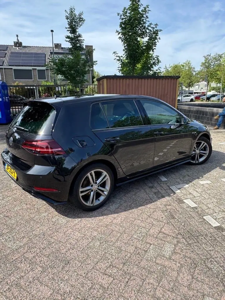 Volkswagen Golf VII Golf 1.5 R lin volgopties 150pk 2019 Zwart uit 2019, foto 15