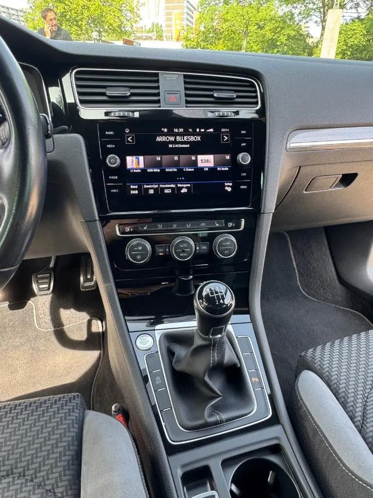 Volkswagen Golf VII Golf 1.5 R lin volgopties 150pk 2019 Zwart uit 2019, foto 18