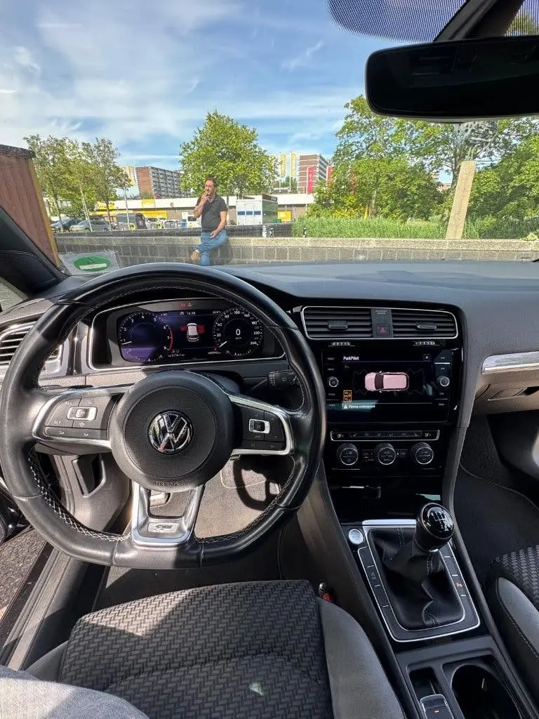 Volkswagen Golf VII Golf 1.5 R lin volgopties 150pk 2019 Zwart uit 2019, foto 3