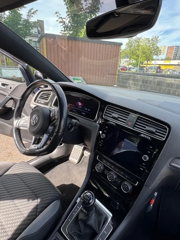 Volkswagen Golf VII Golf 1.5 R lin volgopties 150pk 2019 Zwart uit 2019, foto 5