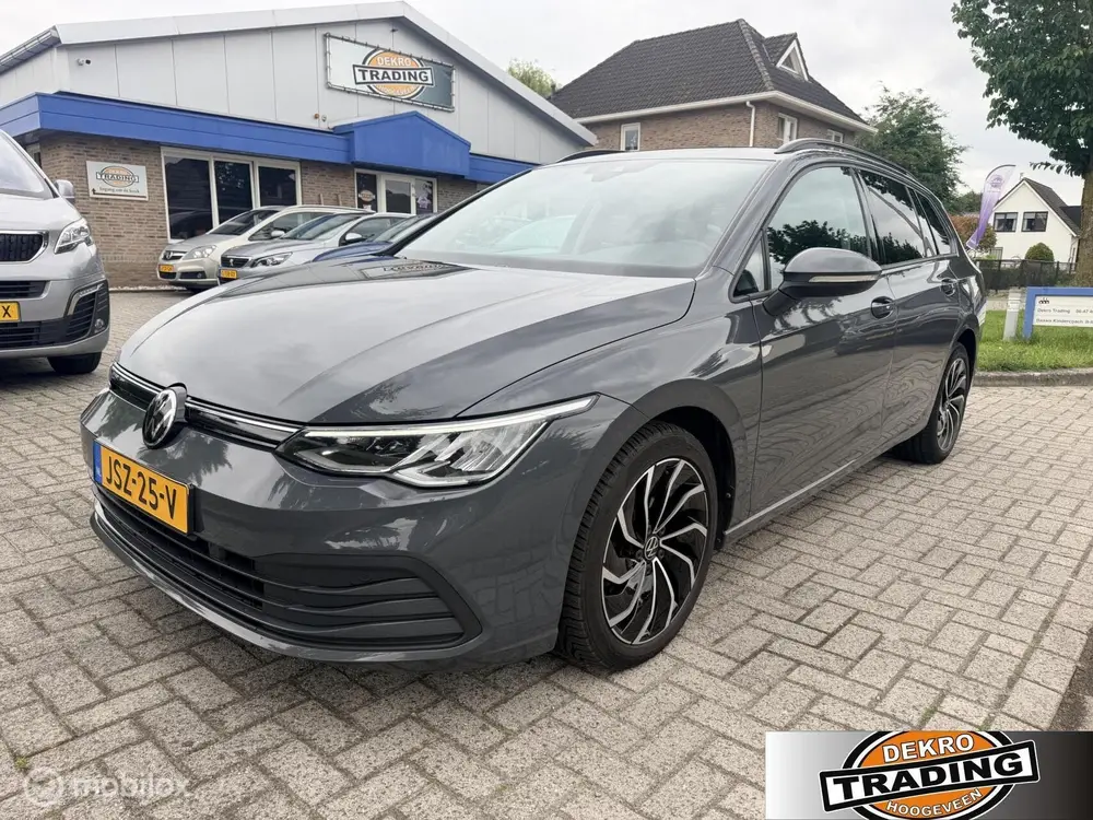 Volkswagen Golf Variant VW Golf 8 Variant 1.0 TSI Life Business luxe uitvoering uit 2021