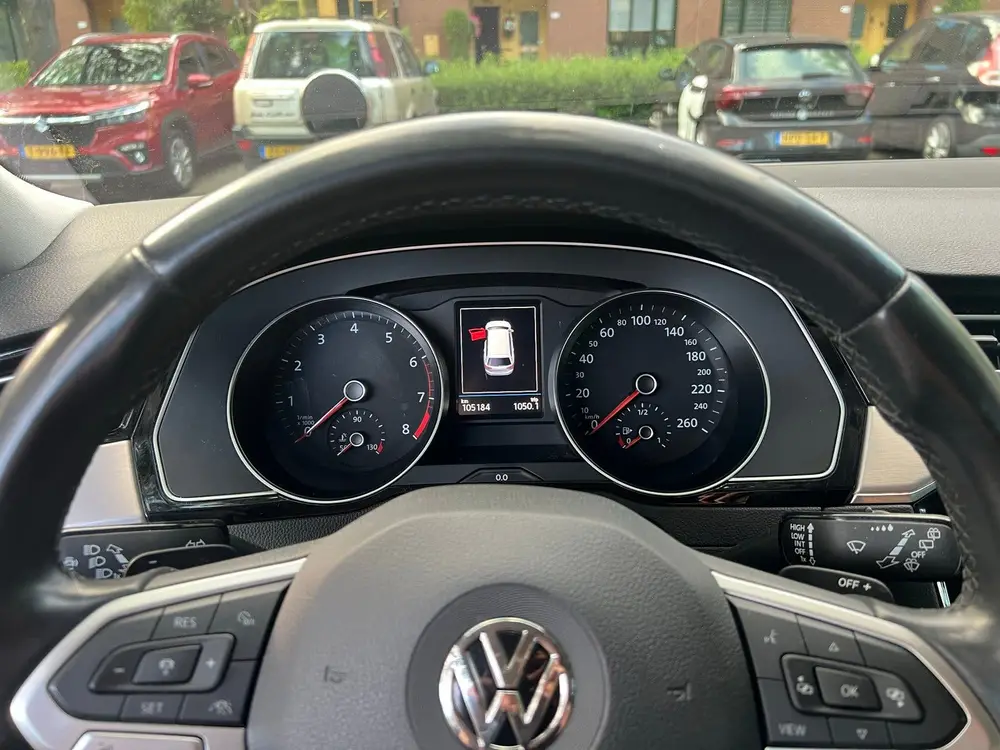 Volkswagen Passat Variant Passat 1.5 TSI 150pk DSG 2020 Zwart uit 2020, foto 2