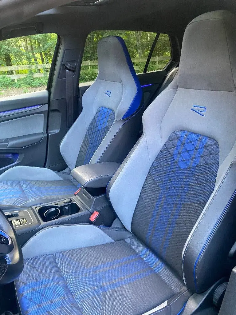 Volkswagen Golf 8R 2.0 TSI 320pk 7-DSG 4MOTION 2022 Zwart uit 2022, foto 12