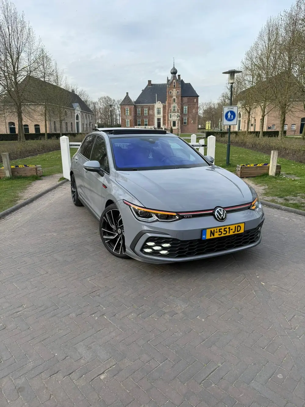 Volkswagen Golf 2.0 TSI 245pk 7-DSG 2021 Grijs uit 2021, foto 2
