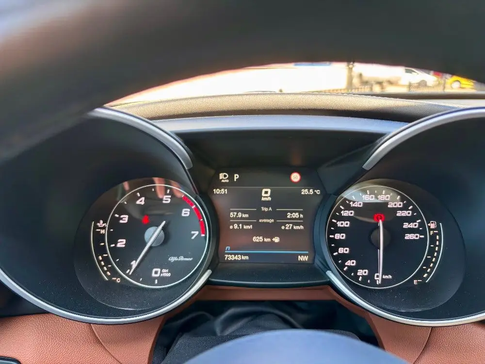 Alfa Romeo Giulia Ti 2.0 Turbo 280pk Aut 2021 Zwart uit 2021, foto 19