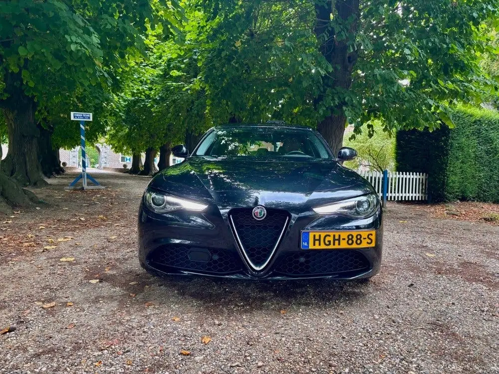 Alfa Romeo Giulia Ti 2.0 Turbo 280pk Aut 2021 Zwart uit 2021, foto 3