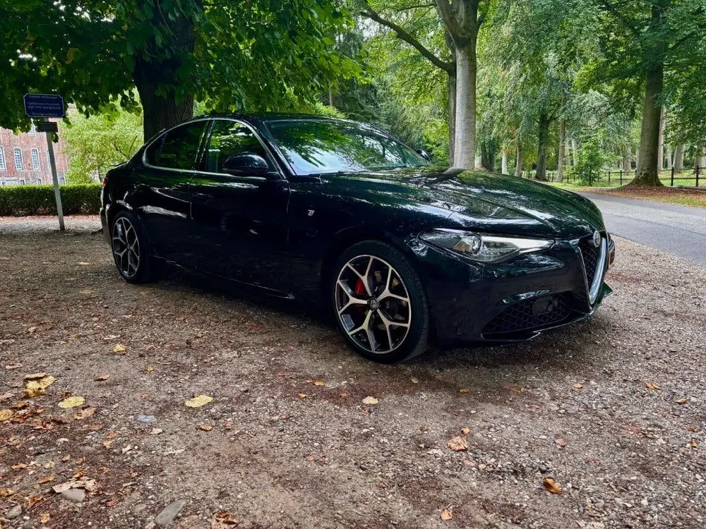 Alfa Romeo Giulia Ti 2.0 Turbo 280pk Aut 2021 Zwart uit 2021, foto 5