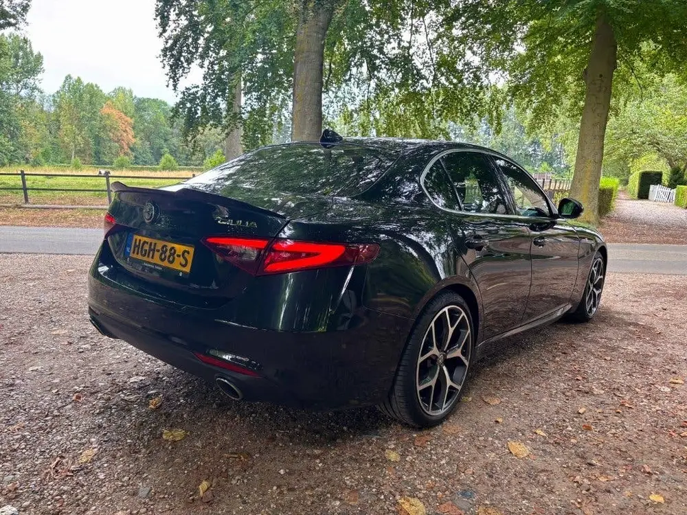 Alfa Romeo Giulia Ti 2.0 Turbo 280pk Aut 2021 Zwart uit 2021, foto 6