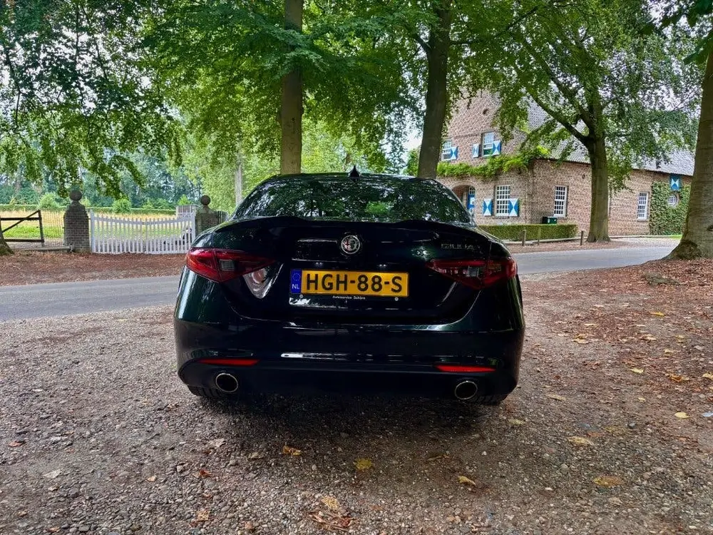 Alfa Romeo Giulia Ti 2.0 Turbo 280pk Aut 2021 Zwart uit 2021, foto 7