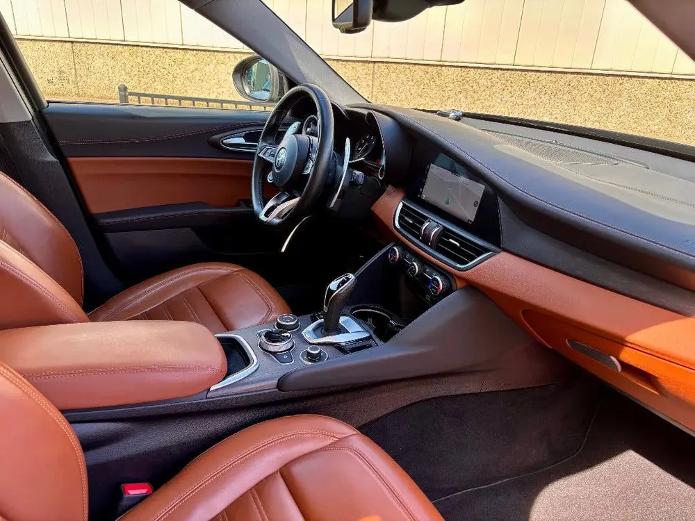 Alfa Romeo Giulia Ti 2.0 Turbo 280pk Aut 2021 Zwart uit 2021, foto 9