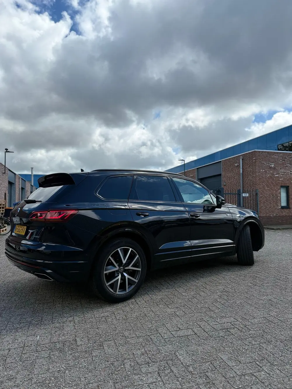 Volkswagen Touareg R-Line 3.0 TSI 462pk 4MOTION Luchtvering uit 2020, foto 11