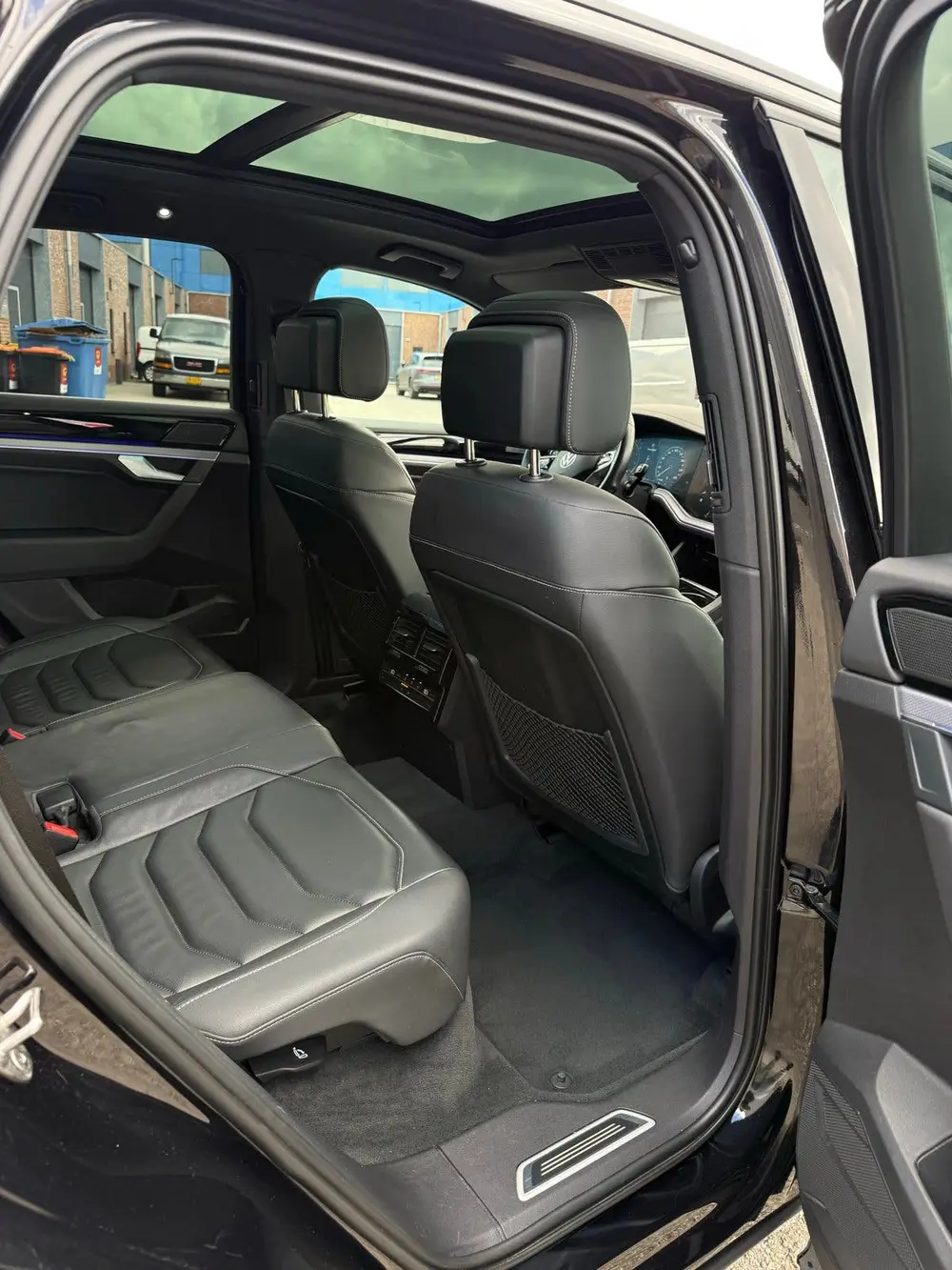 Volkswagen Touareg R-Line 3.0 TSI 462pk 4MOTION Luchtvering uit 2020, foto 20