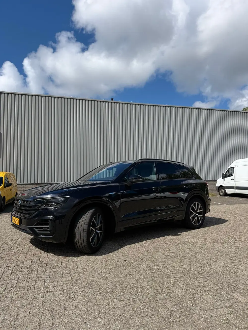 Volkswagen Touareg R-Line 3.0 TSI 462pk 4MOTION Luchtvering uit 2020, foto 6