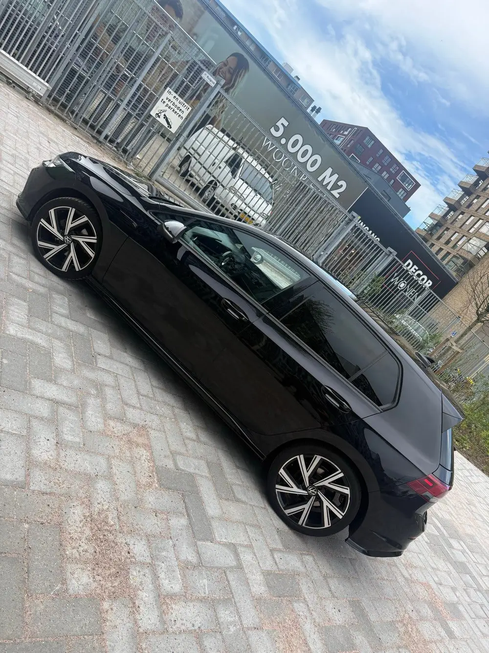 Volkswagen Golf 1.5 Etsi 150pk 7-DSG 2020 Zwart uit 2020, foto 2