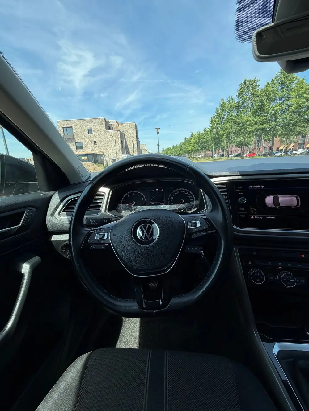 Volkswagen T-Roc 1.0 TSI 115pk 2020 Grijs uit 2020, foto 14